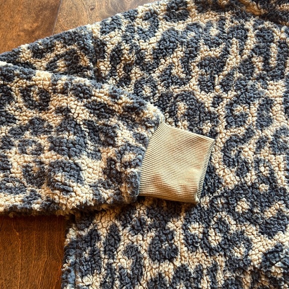 Women’s Sherpa Top - Picture 3 of 6